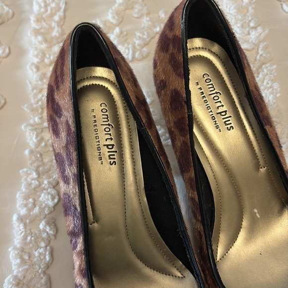 Leopard calf, skin heels by comfort plus size 8 - Picture 2 of 4